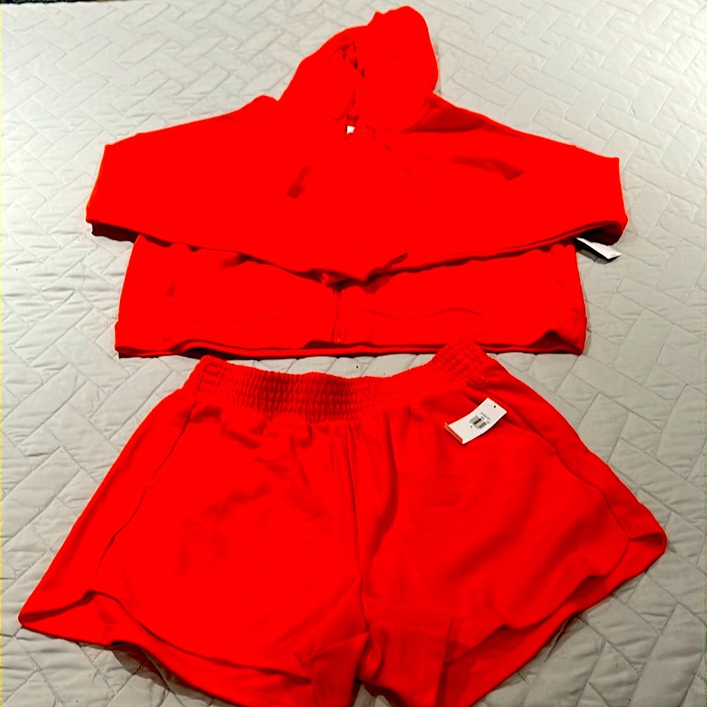 Short with hood set